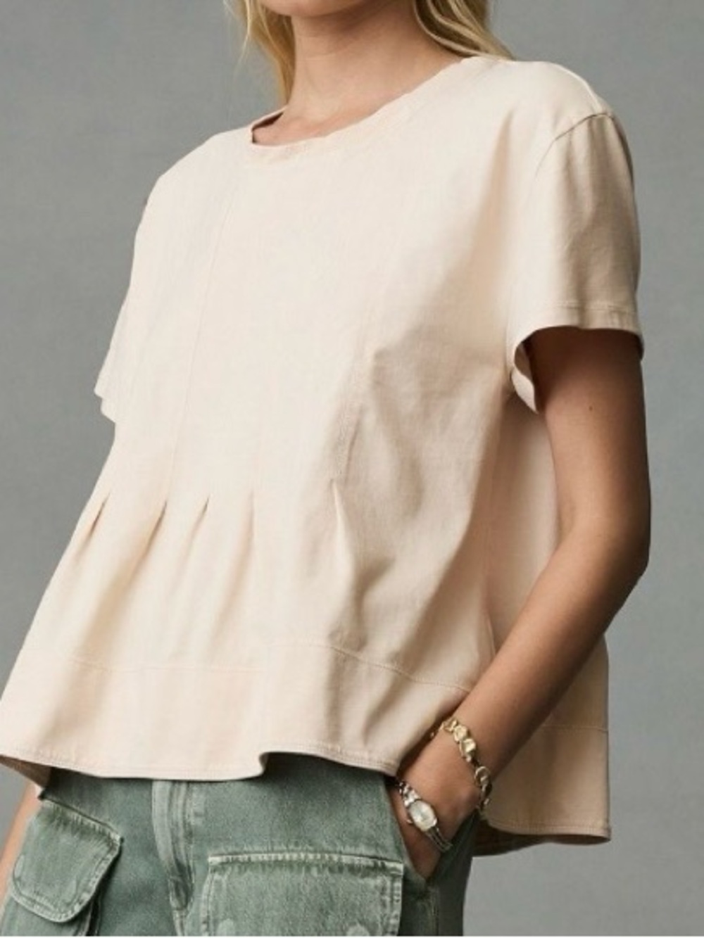 ๐ฟ๏ธ Anthropologie Pleated Short Sleeve Tee in Ivory - Picture 2 of 13